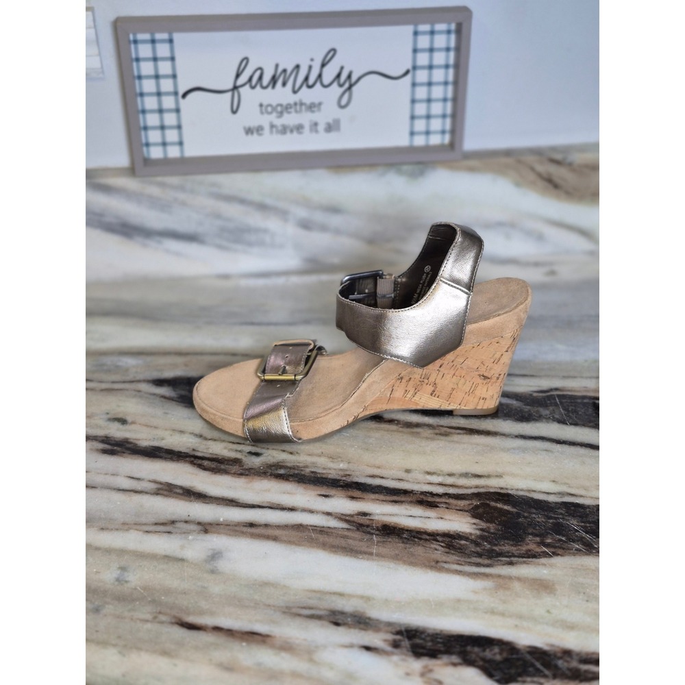 Aerosoles Mega Plush Bronze Metallic Cork Wedge Sandals Size 9.5M Vacation Boho - Picture 11 of 11